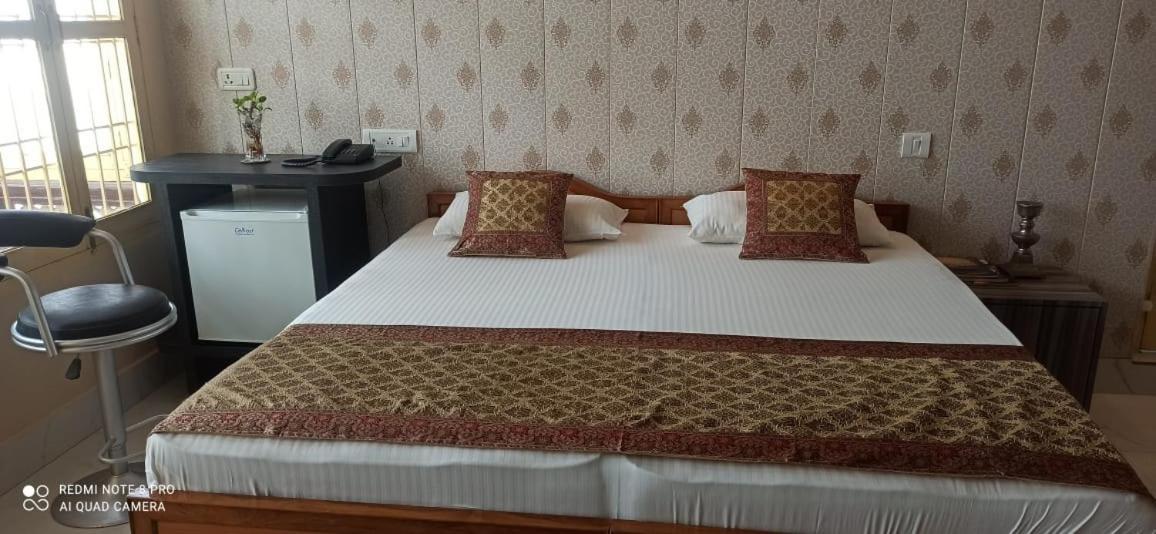 Shiva Ganges View Guest House Waranasi Zewnętrze zdjęcie