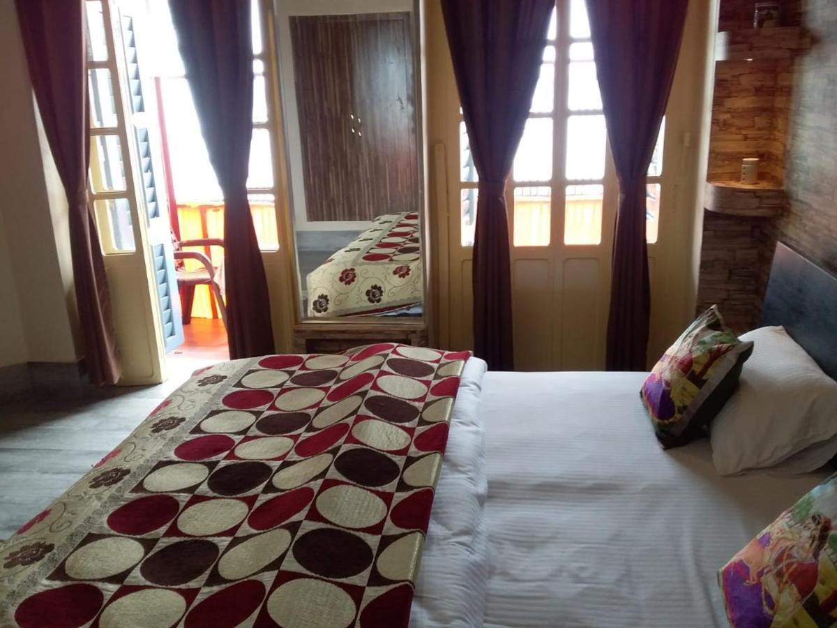 Shiva Ganges View Guest House Waranasi Zewnętrze zdjęcie